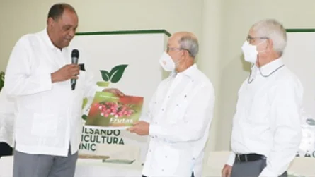 Presentación de “Libro de Frutas en República  Dominicana” por Domingo Marte